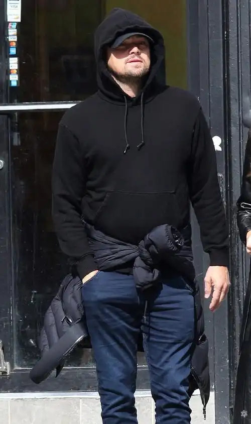 "小李子"莱昂纳多和23岁超模女友约会,水枪照已成往事|163_手机网易网