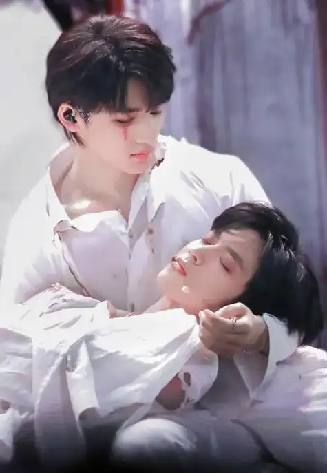 宋亚轩刘耀文 轩轩闭关后  16岁的吻文愁出61岁的稳重感 - 抖音