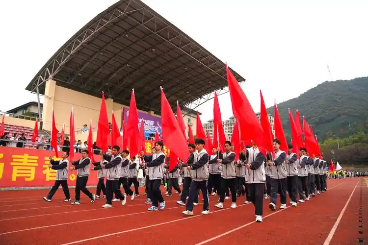 活力青春领跑未来浙江建设技师学院第八届校园运动会精彩开幕
