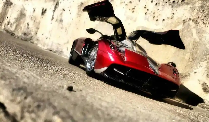 艳丽野兽-帕加尼 huayra stinger(毒刺) br /> 要说变形金刚4里最惊艳