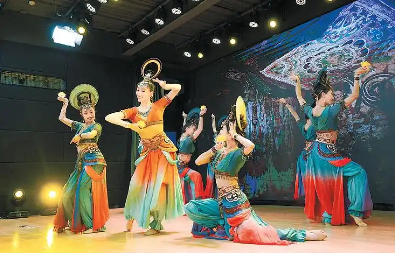 舞台大咖为市民上艺术鉴赏课