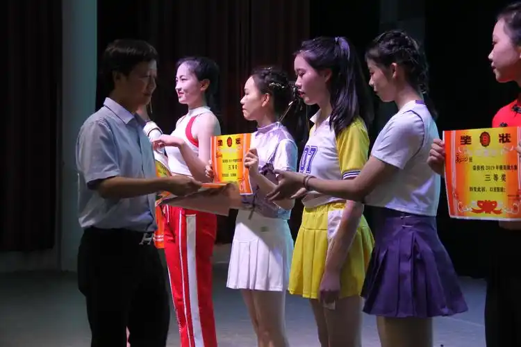 青春飞扬,舞动赛场 ——2019年金华市女子中学健美操大赛