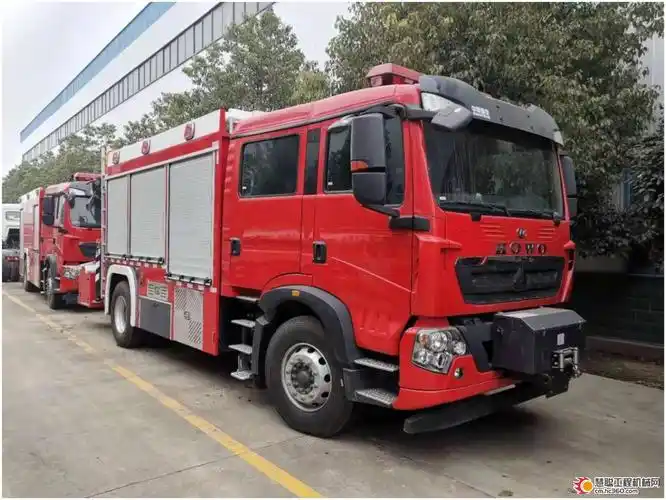 程力clw5140txfjy80hw重汽抢险救援消防车