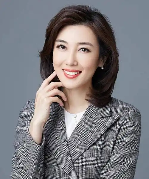 李红:从18岁被迫结婚,到现在成为央视明星,她经历了什么?