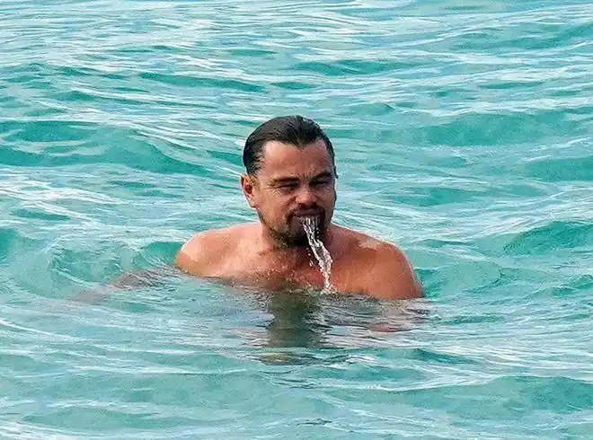 小李子莱昂纳多的57任女友,年龄都在25岁以下,网友:审美真专一