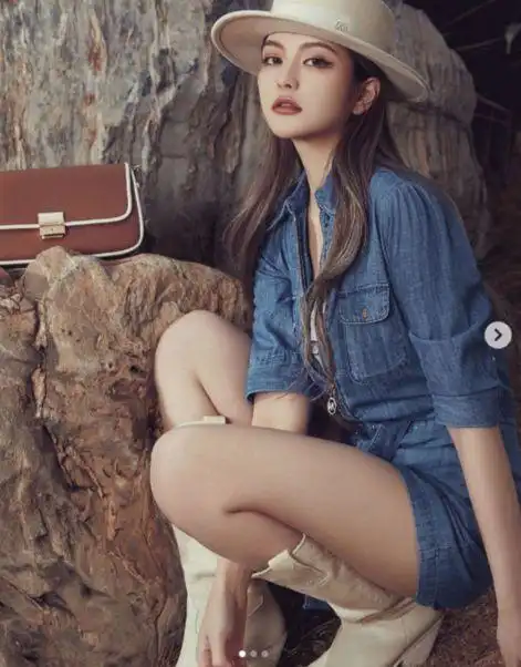 周扬青罕见秀性感网友担心你这样没有人会生气吗