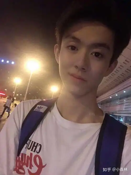 有哪张不知名的男生照片让你特别心动念念不忘珍藏至今,一直想知道他