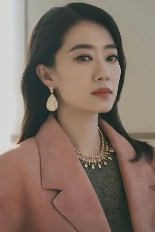 今天的张小斐是张小粉