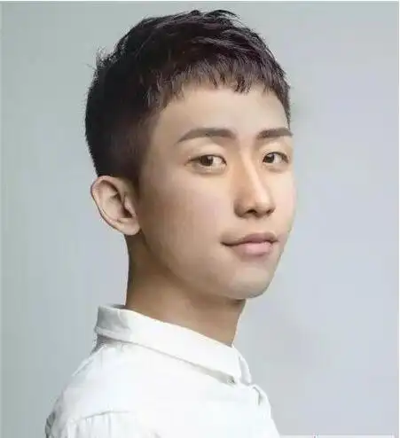 15款两边剃短中间留长很阳光帅气的男生短发发型!_网易订阅