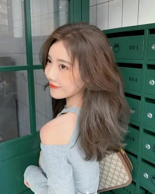 这几种"显白发色"正火,气质减龄