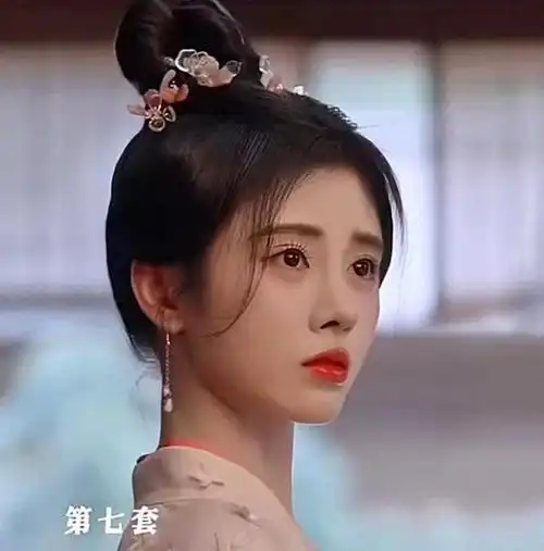 鞠婧祎新剧花间令上演大换装五集换13套造型这颜值很在线