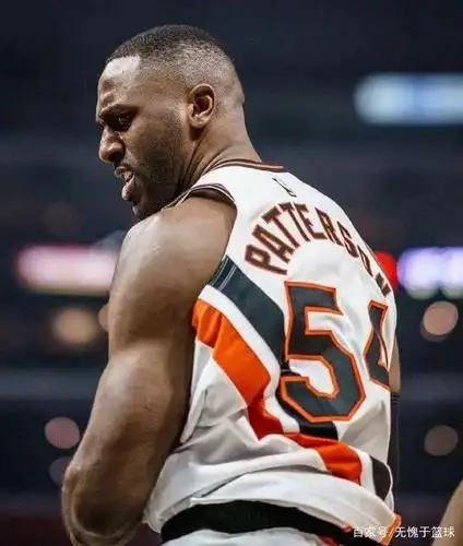 湖人无情?允许考辛斯留队养伤,这就是戴维斯加盟的原因?