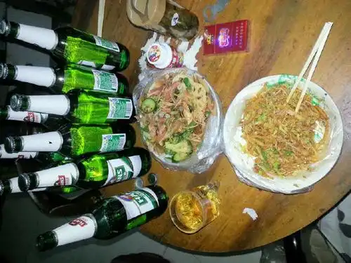 夏季喝啤酒有八个不宜事项