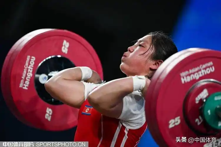 举重世界杯| 今晚,巾帼大力士罗诗芳夺得2金1银打破一项世界纪录