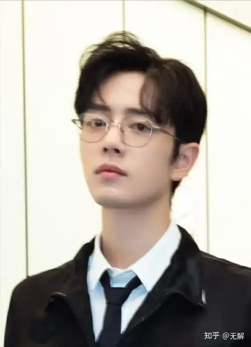 能发一些戴眼镜的帅哥斯文败类照片给我吗真的好喜欢啊