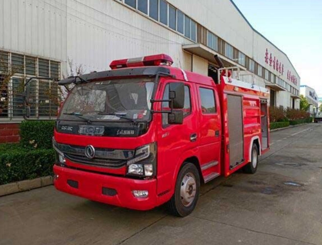 首页 汽车 > 170万"大众朗逸"亮相街头,造型让人一头雾水,换设计师了?