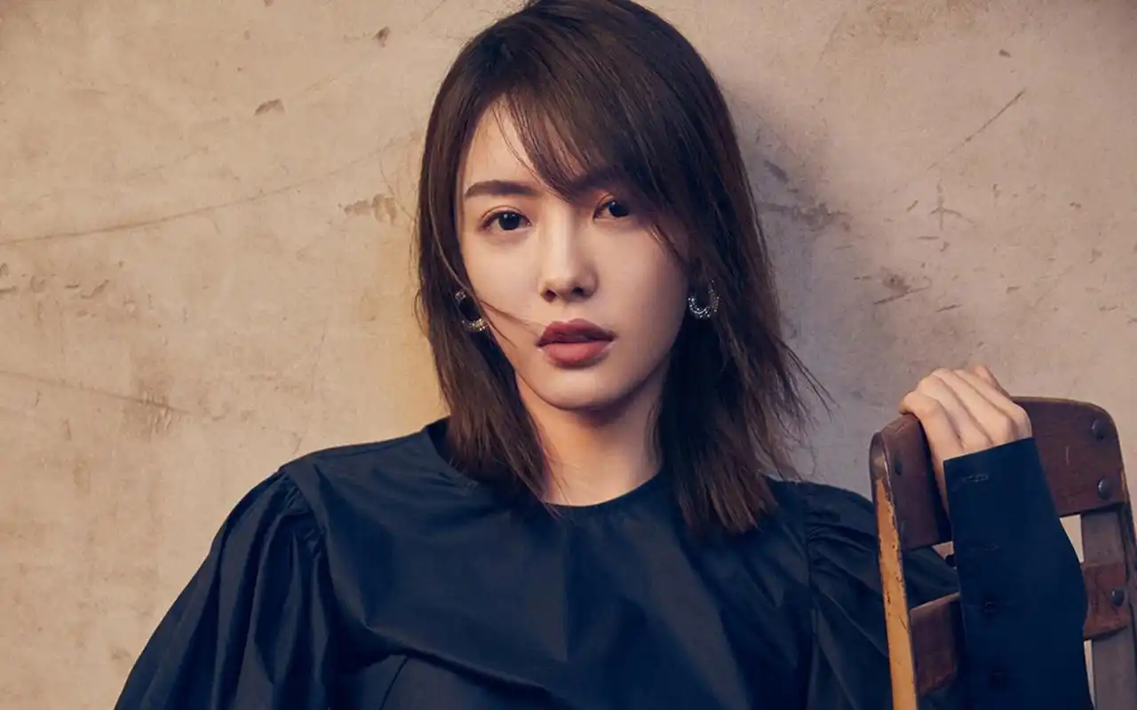 蔡文静成熟性感写真图片桌面壁纸