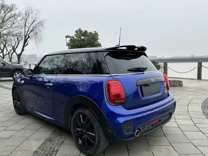 宝马minicooper赛车手