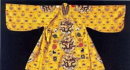 明朝皇帝的各种帽子皇帝用的就一定是金灿灿的颜色吗