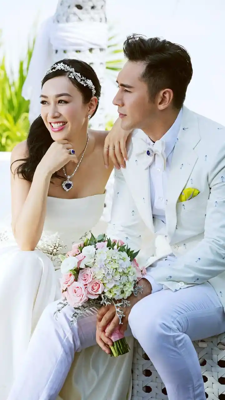 钟丽缇张伦硕甜蜜情侣手机壁纸