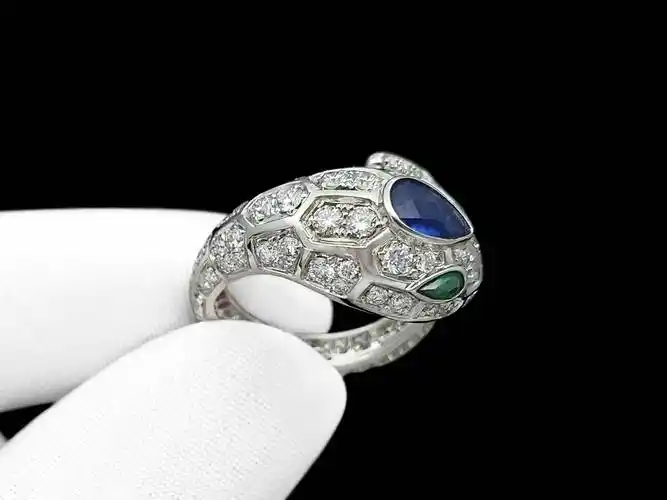 宝格丽蓝宝石灵蛇戒指,精湛技艺下的天工之作_mm_珠宝_部分
