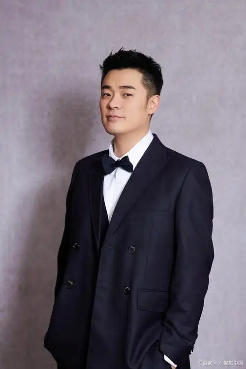 陈赫带家人游马尔代夫,两个女儿超可爱,一家四口幸福庆生