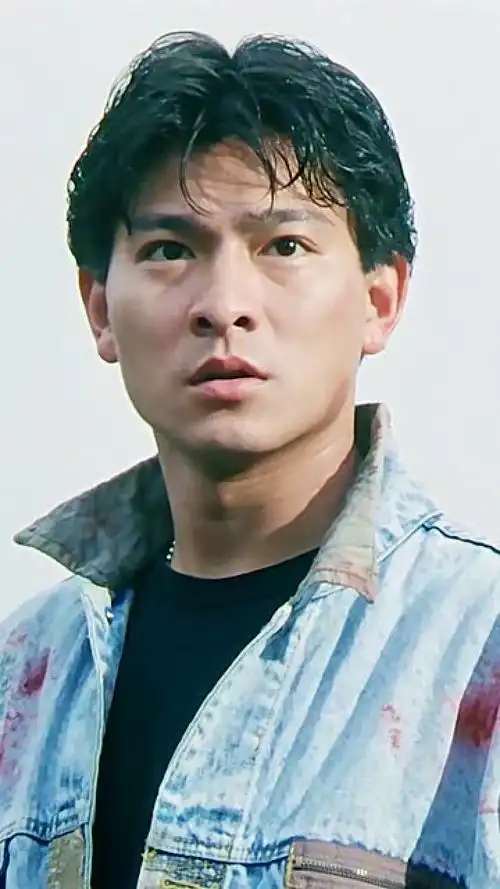 刘德华舞蹈歌声演员样样精通,三栖明星,影视歌全面发展红了一辈子的