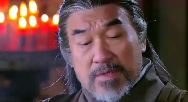 深深吸引了广大的影迷,尤其是华府的武状元梁家仁,也是在这部电影之中