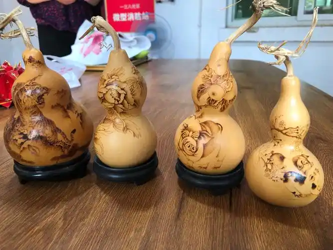 光明路街道138社区"民心小屋"传统手工艺品成果展示