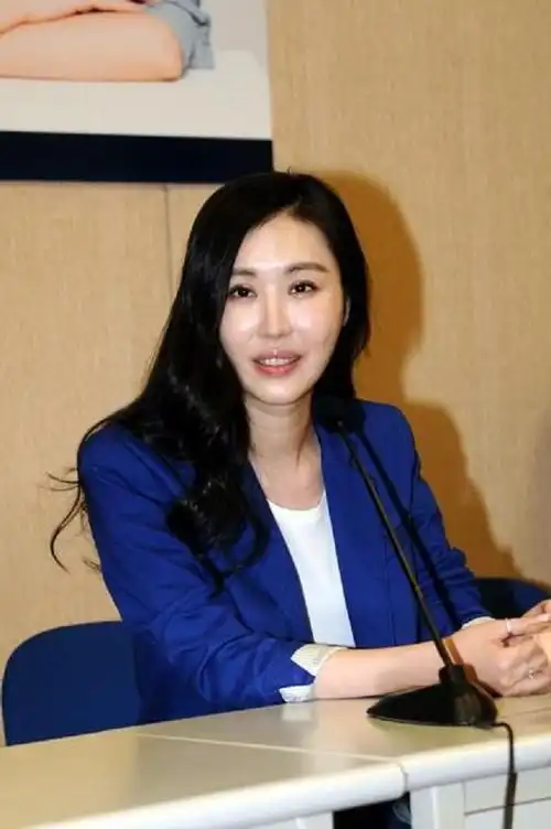 田朴珺前半生惨淡,成为"王的女人"后,怎么活到越独立越讨人嫌