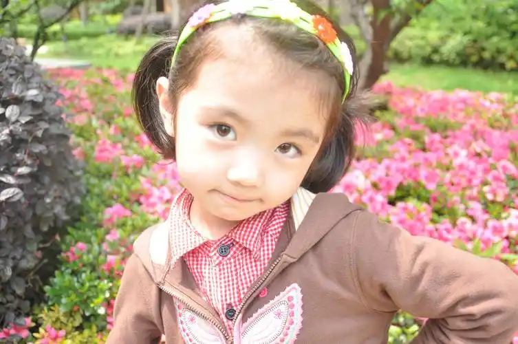 小萝莉超萌大眼睛睫毛长甜美可爱小清新美女小盆友媛媛生活照-宝宝秀