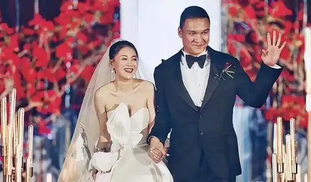 好声音没夺冠,却嫁给爱奇艺总裁,34岁妥妥人生赢家!