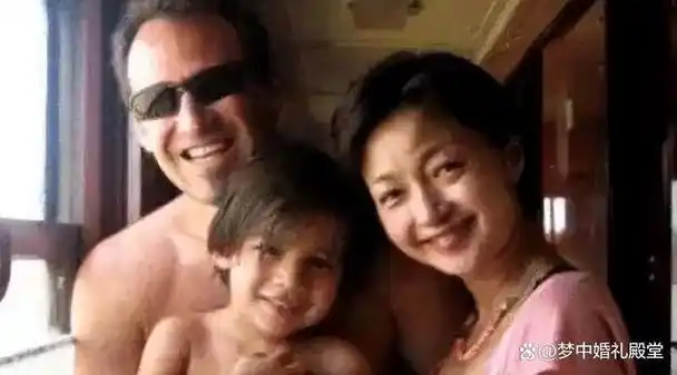 李琦红拒绝黎明转嫁老外,身患抑郁症丈夫仍不离不弃52岁幸福美满