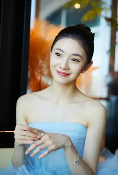 期待在今后的作品中,能看到飞凡的表现,希望不会让大家失望.编辑:zq