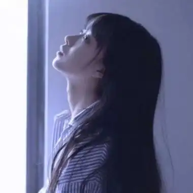 霸气侧脸长发气质御姐女头 孤傲冷艳的不易撞小众微信女头_女生头像