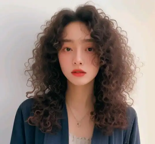 头发细软少就选全头烫又美又洋气十分显发量