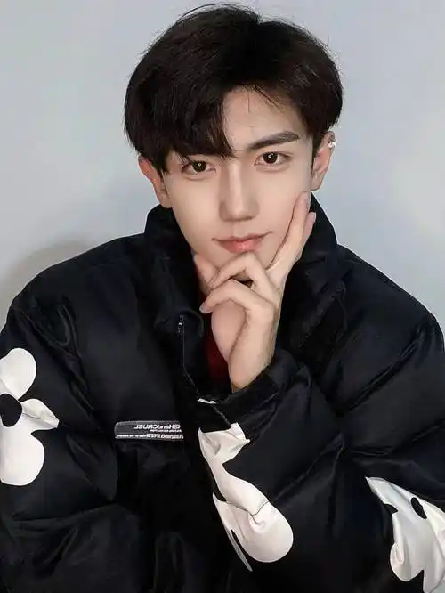 14款高人气男发,流行又帅气,年轻男士的最爱_发型_造型_男生