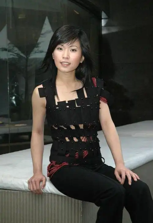 照片,才知已去世多年|柯受良|许玮伦|凤飞飞|高以翔|周杰伦_网易订阅