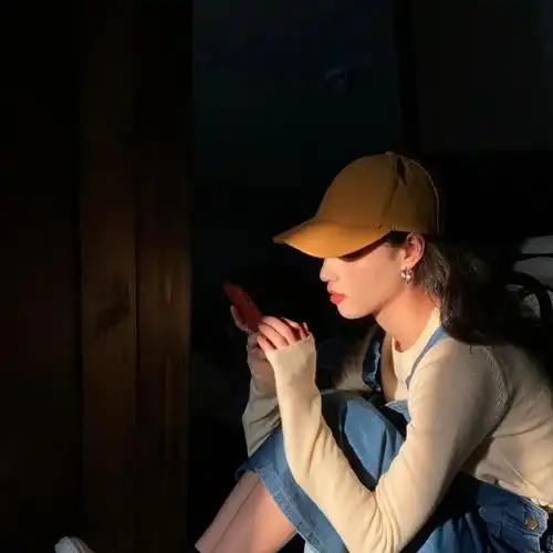 有没有挡脸的真人照片头像?