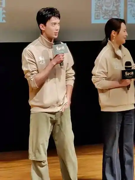 蒋勤勤是陷入传销的妈妈,吴磊是迷失的儿子.