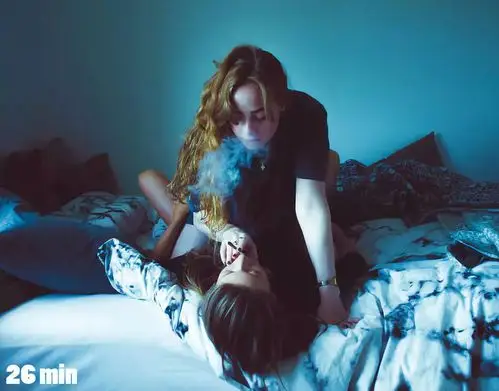 【摄影】他让陌生男女认识10分钟就能赤裸相对,还拍出亲密照,怎么做到