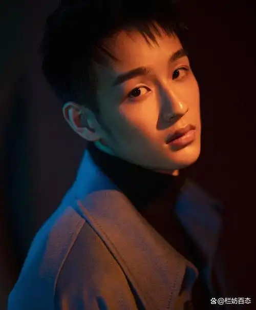 备受赞誉的演员吴迪飞宣布转行开设蛋糕店,以一个全新