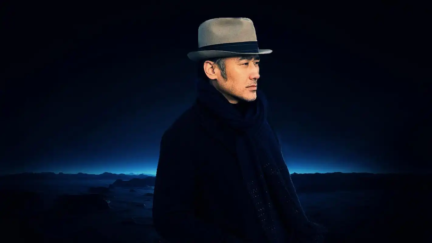 大叔吴秀波打酱油的角色,不称职的帮派大佬,却抢走了主角的风头