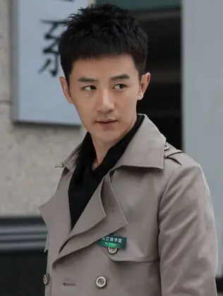 张倬闻1986年出生于辽宁沈阳,身高180cm,毕业于中央戏剧学院表演系