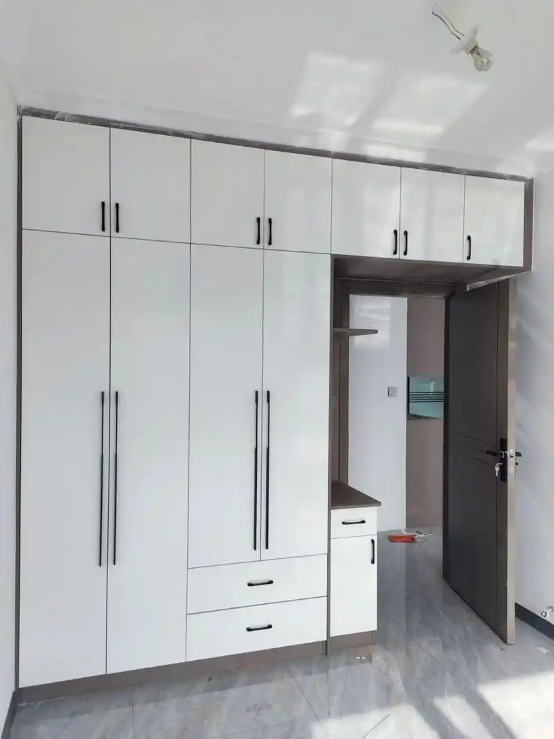 极简搭配,灰色柜体白色柜门,简约大气,价格