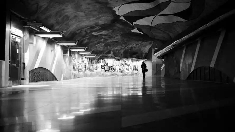 孤独一个人伤感背影欧美女生,高清壁纸图片,欧美美女-回车桌面