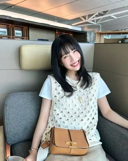 《伟大的诱惑者》女主角,2021年8月23日,有韩媒报道了朴秀荣与歌手