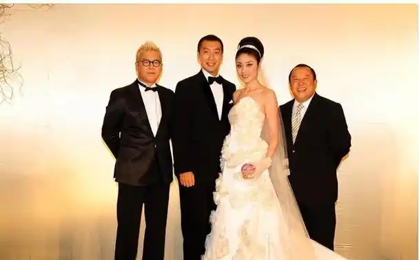 回顾陈慧琳出道30年零绯闻40岁高龄为初恋生子52岁神颜不老