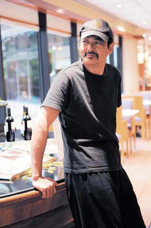 周润发 简单"黑白"道