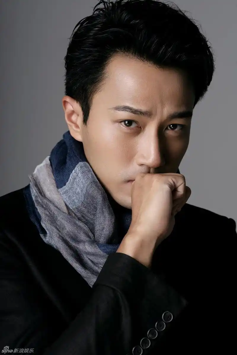 祖籍山东威海,中国影视男演员,歌手,电视剧制片人